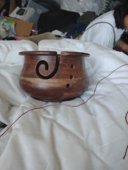 Loops and threads yarn bowls