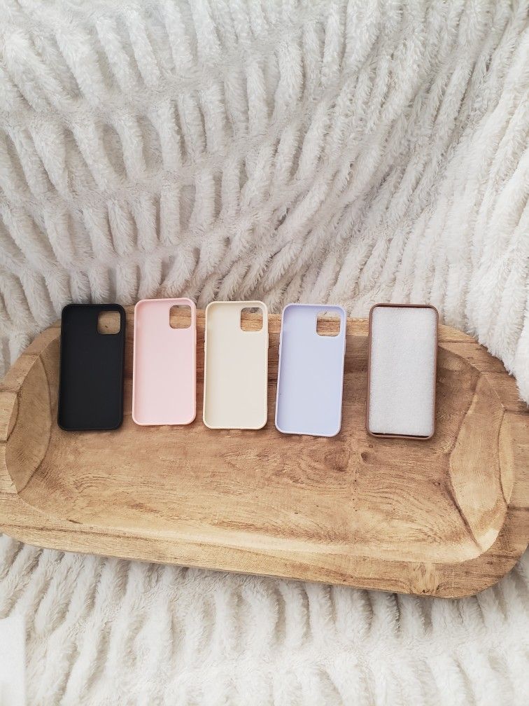 (5) IPhone 12 Covers