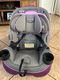Girl carseat