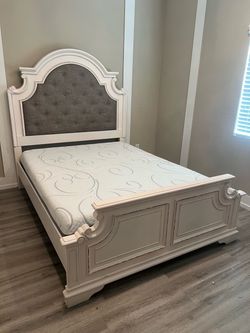 Full size bed