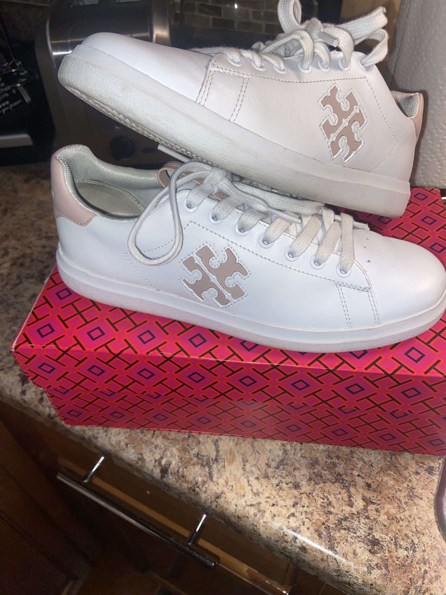 Tory Burch Sneaker