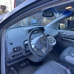 Nissan Quest 3.5 SE Grey Full-Size Minivan