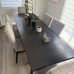 Dining Table with Chairs – Good Condition