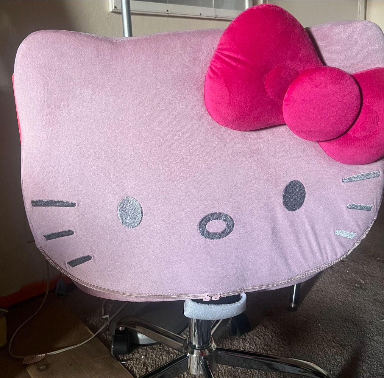 Hello Kitty Impressions Chair