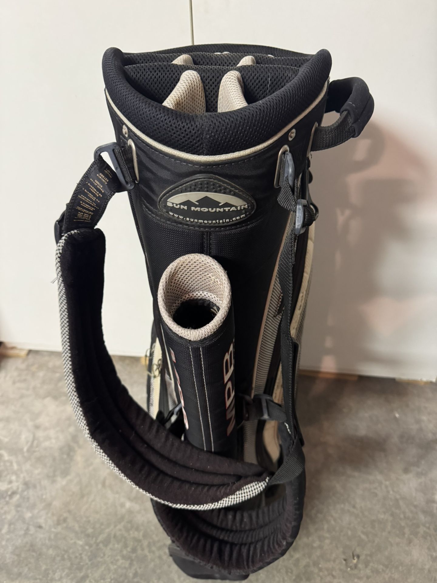 Sun Mountain Golf Bag Used In Fair Condition