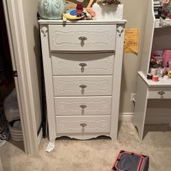 Vanity Desk And 5 Large Chest Drawer