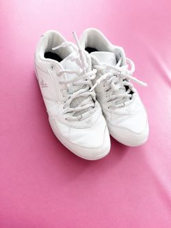 Varsity cheer sneakers size 5