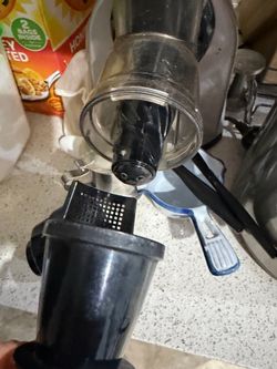 Omega juicer