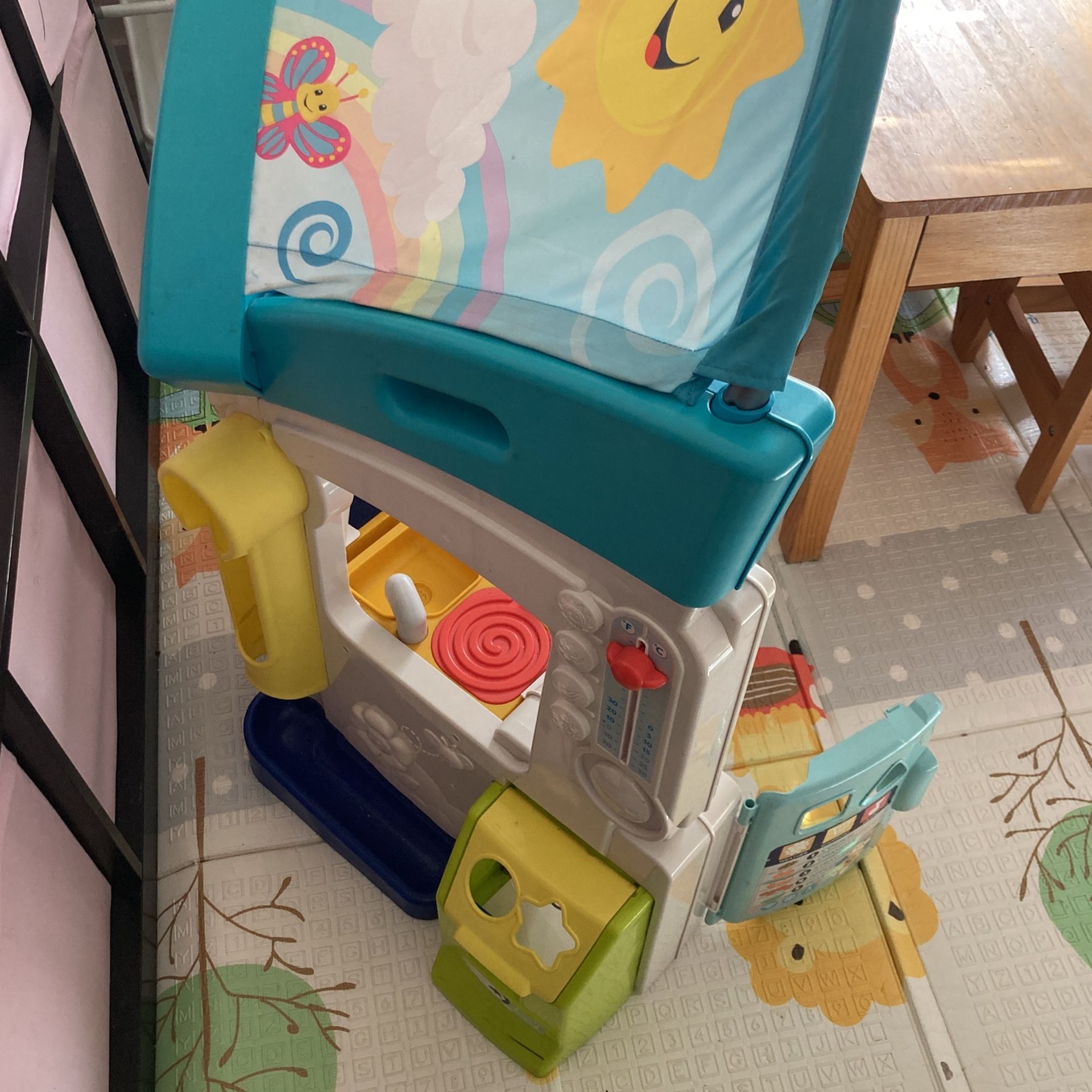 Fisher-Price Laugh & Learn Smart Learning Home interactive playhouse