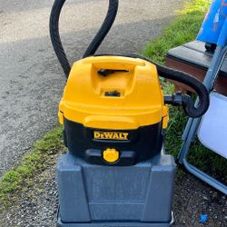 Dewalt Heavy Duty 2gallon Cordless Wet/dry Vacuum