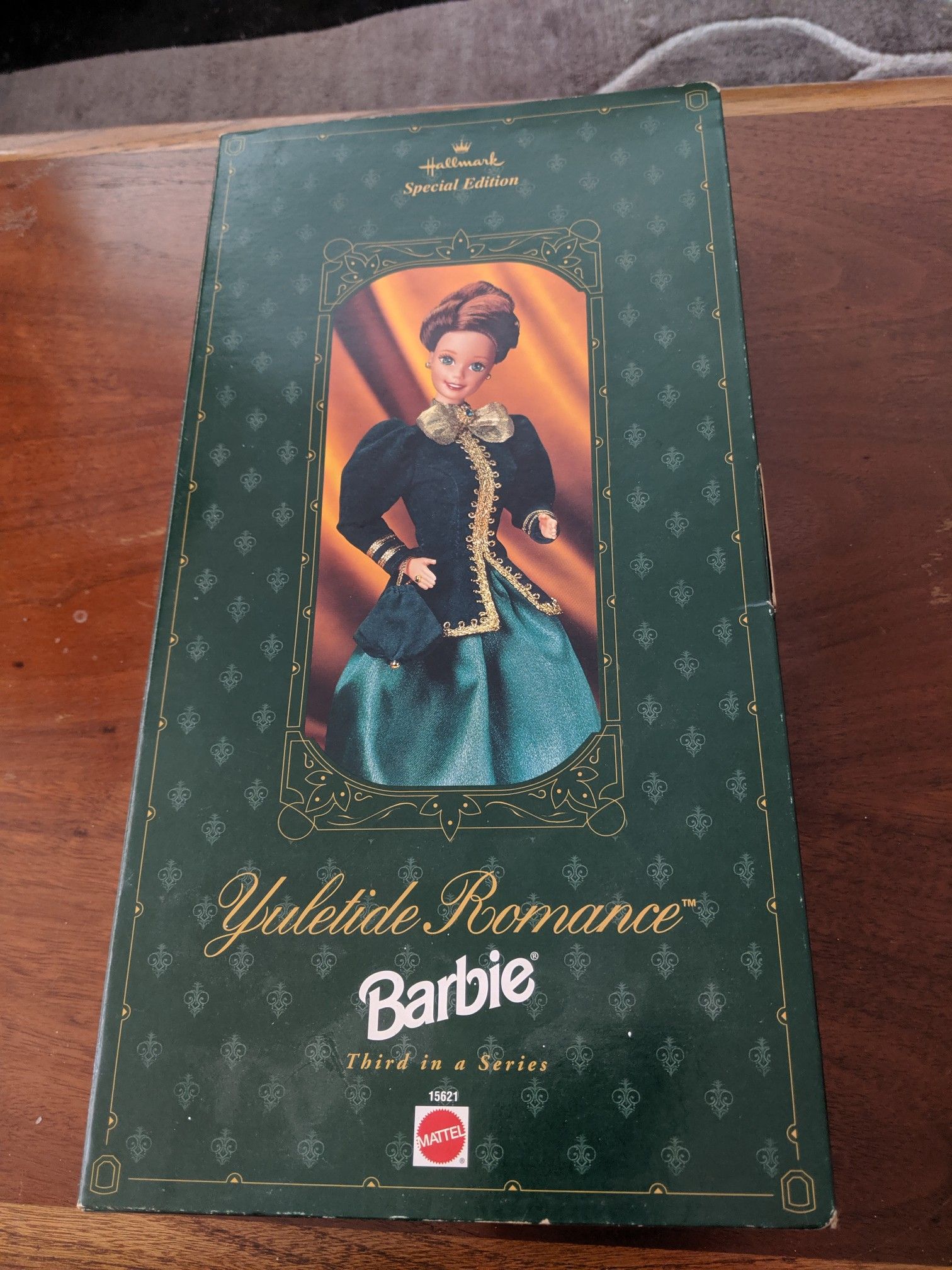 1996 Hallmark Special Edition Yuletide Romance Barbie
