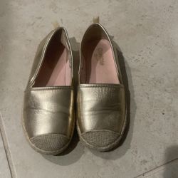 Gold Girls Size 1 Osh Kosh Shoes 