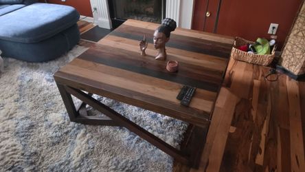 Living Room furniture and table