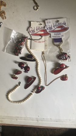 BUNDLE OF RED HATS JEWELRY/keychain /charms