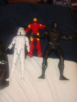 Action figures black panther talks