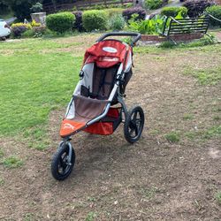 BOB three wheeler baby stroller not that old