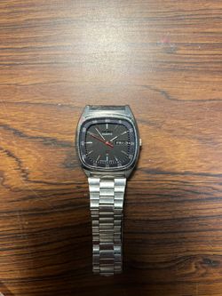 Vintage Men’s Seiko SQ Quartz Watch 7123-5069 Silver Day Date Function original band new battery $44