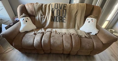 La-Z-Boy Double Reclining Sofa