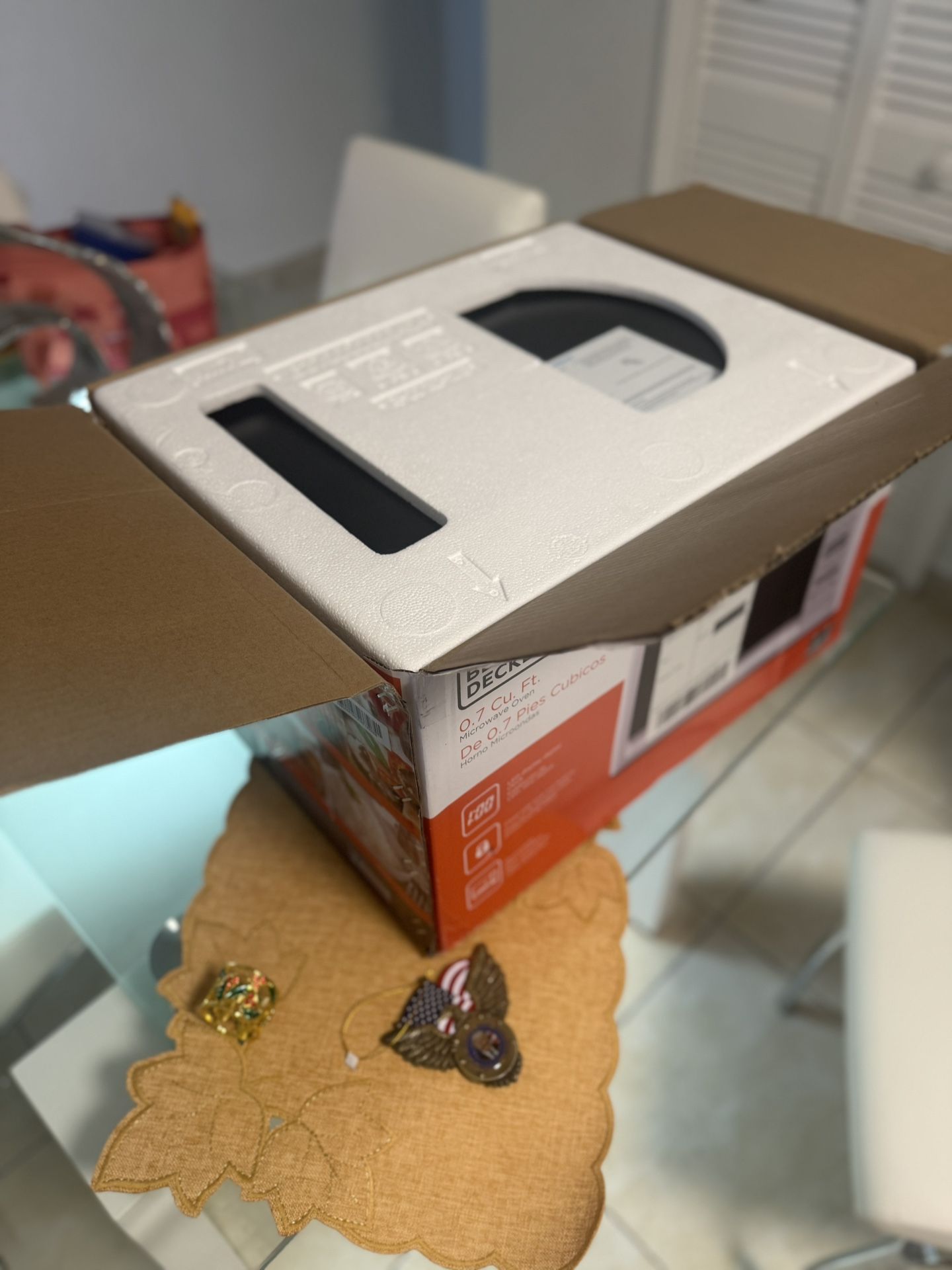 Microwave Black and Decker Brand New Never Use. Microwave Black and Decker nunca Usado en su Caja