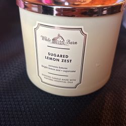 Bath And Bodyworks three week candle sugared lemon zest