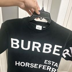 Burberry Shirt Size: XS