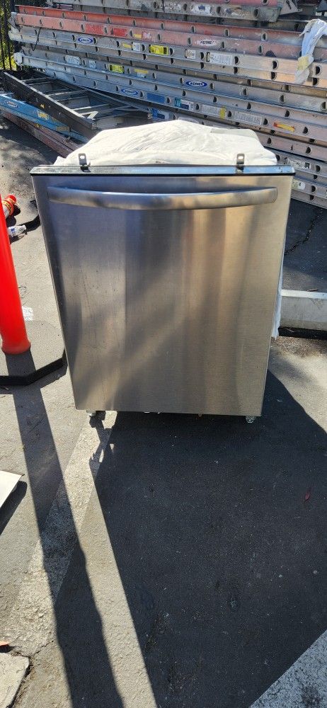 Frigidaire Dishwasher