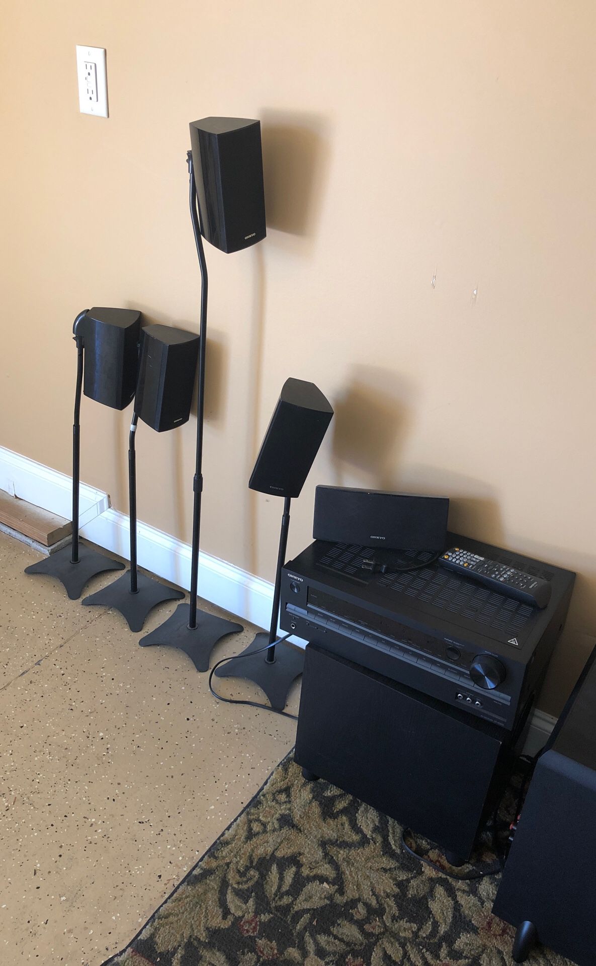 Onkyo surround sound speakers 5.1