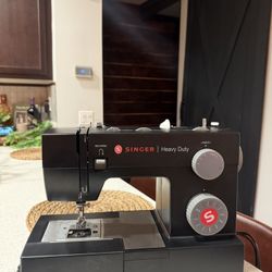 Singer Heavy Duty 4432 Sewing Machine 