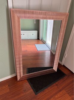 Beautiful Rose Gold Metal Frame Decorative Rectangle Wall Mirror