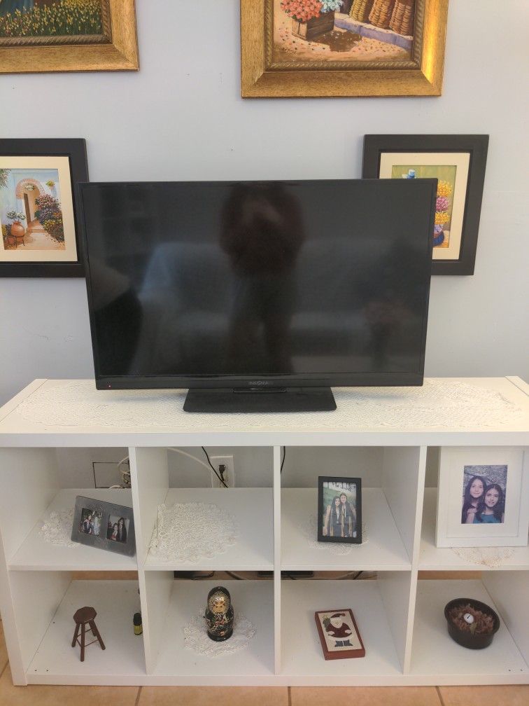 Insignia TV