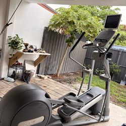 Precor Elliptical Machine – Heavy Duty Commercial Quality