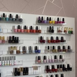 Esmaltes De Uñas En Gel Y Regular