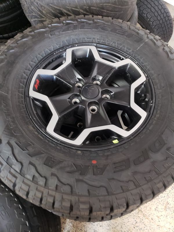 17" Jeep Wrangler Gladiator Rubicon Wheels Rims Rines and Tires Llantas