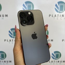 iPhone 14 Pro unlocked 256Gb Black Like New ! $750