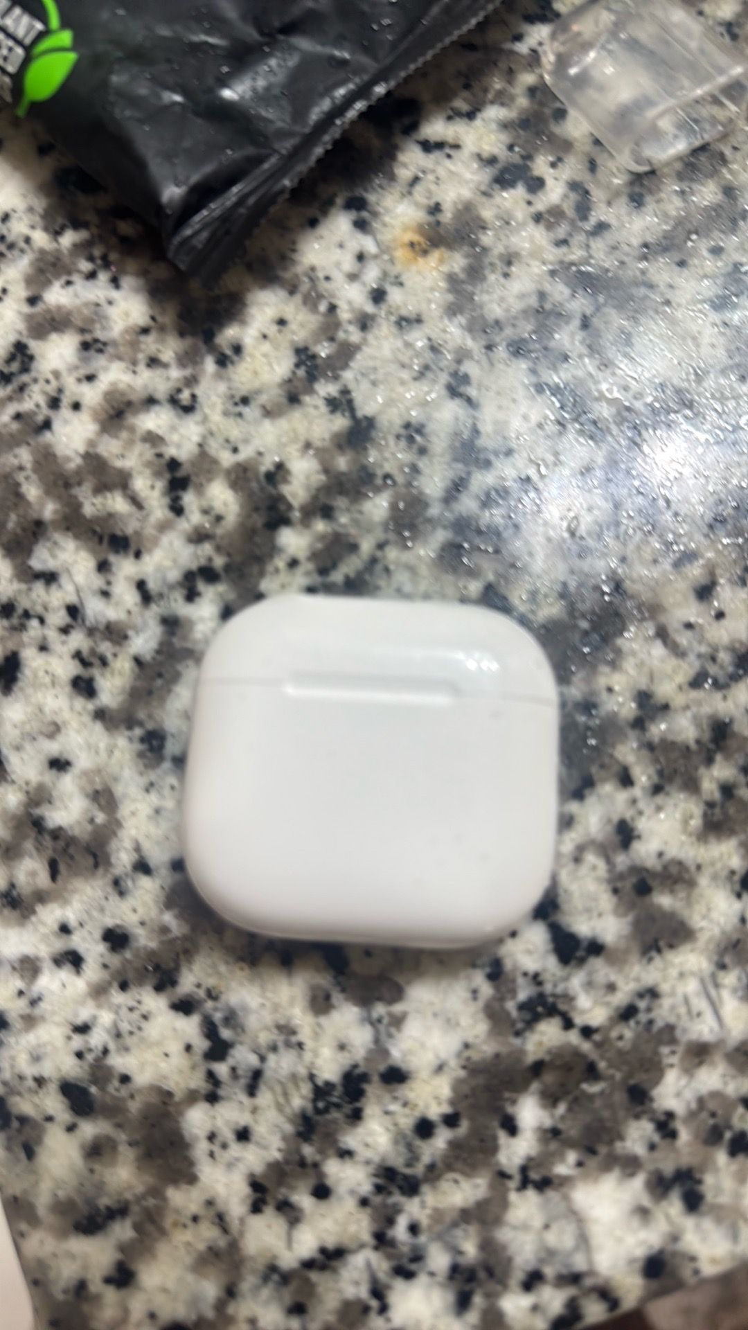 AirPods 4