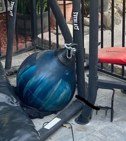 Aqua punching bag 120lbs