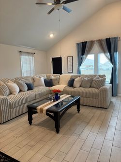 Stupendous 3 piece sectional (Like New)