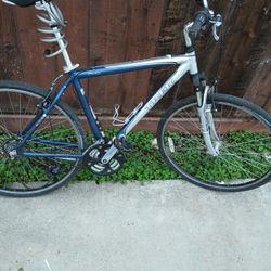 Trek 7100 Hybrid Bike