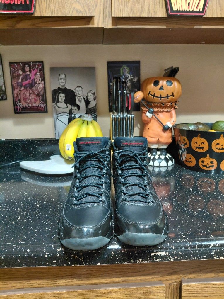 Air Jordan Retro 9 "BRED" Size 9