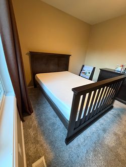 Crib / full bed and dresser.