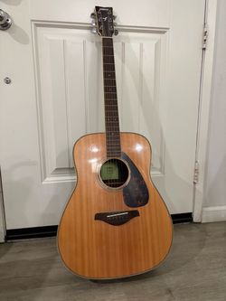 Yamaha FG830 Acoustic Guitar