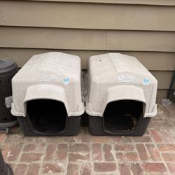 2 DOG HOUSES FOR MEDIUM DOG $20