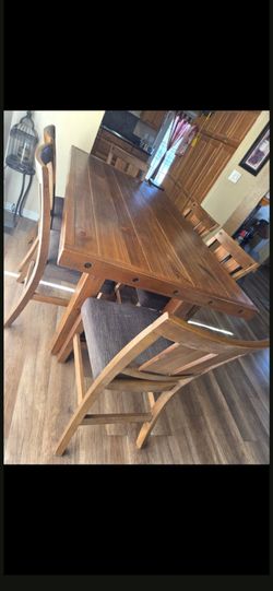 Dining room with 6 chairs n dining serving table