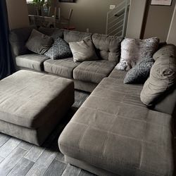 Modern Gray Sectional Couch w/ Ottoman – Clean & Comfortable