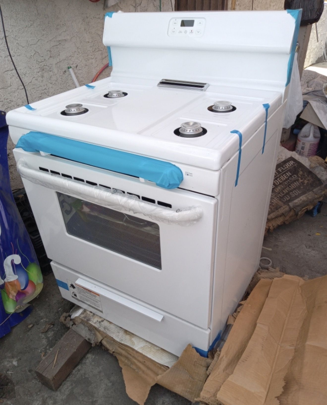 Kenmore Stove New
