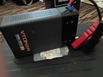 Vtoman battery jump and air compressor