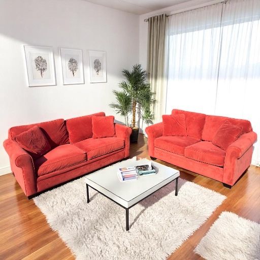 FREE DELIVERY 🚚 Like-New Red Fabric Couch & Loveseat Living Room Set