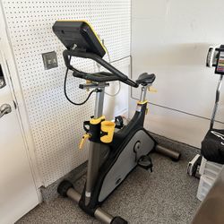 Hoist Lemond UT G-Force Upright Bike