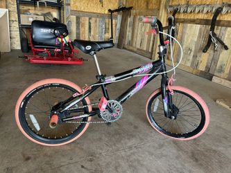 Girl’s 18” Bike