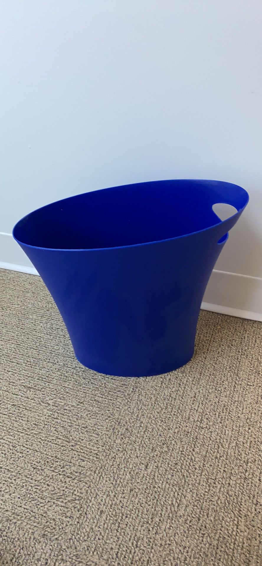 Bathroom trash can $3